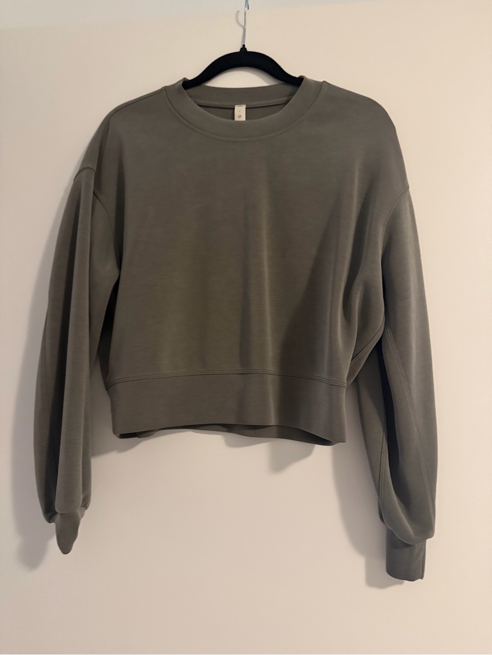 Women’s Lululemon Softstreme Cropped Crew Neck in Sage Green - Size 2